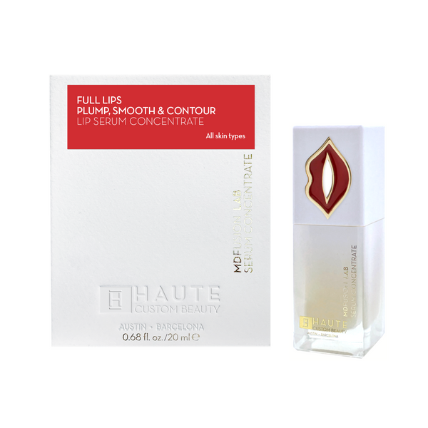 Realza, repara y contornea para mostrar unos labios de apariencia rellenada y con volumen.